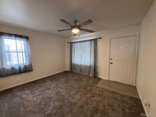 11291 Lozier Ave, Warren, MI, 48089-1838 | Card Image