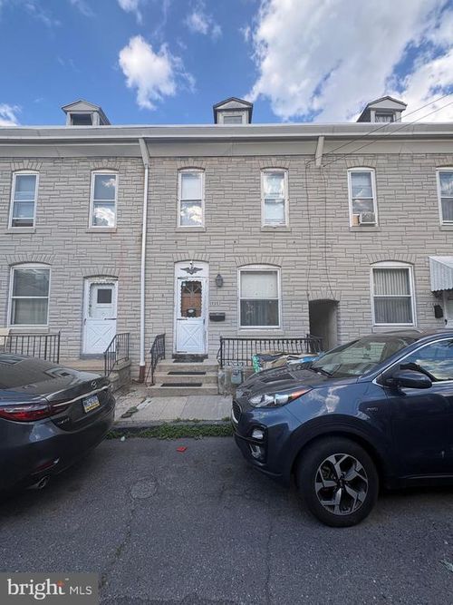 1737 Thorn St, READING, PA, 19601-1219 | Card Image