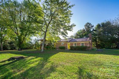 123 N Greenwood Forest Drive, House other with 3 bedrooms, 2 bathrooms and null parking in Etowah NC | Image 1