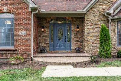 Nice curb appeal | Image 3