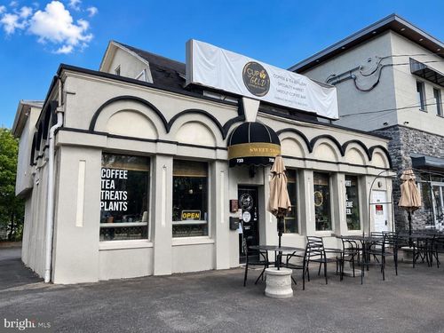 733 Montgomery Ave, Penn Valley, PA, 19072-2045 | Card Image