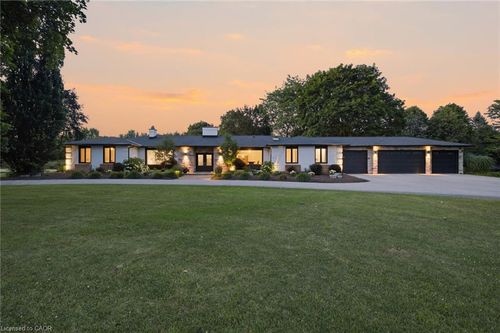 8 Squire Crt, Waterloo, ON, N2J4G8 | Card Image