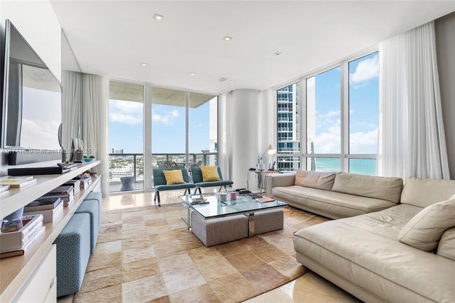 APT-1810 - 100 S Pointe Dr, Condo with 3 bedrooms, 3 bathrooms and null parking in Miami Beach FL | Image 18