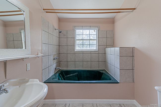 180 Brandon Way, House other with 3 bedrooms, 2 bathrooms and null parking in Poteet TX | Image 26
