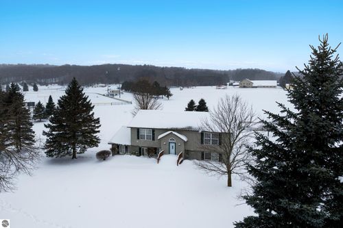 1199 W Intermediate Lake Dr, Central Lake, MI, 49622-8711 | Card Image