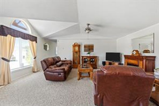 8845 90 Ave, House detached with 3 bedrooms, 2 bathrooms and 4 parking in Grande Prairie AB | Image 3