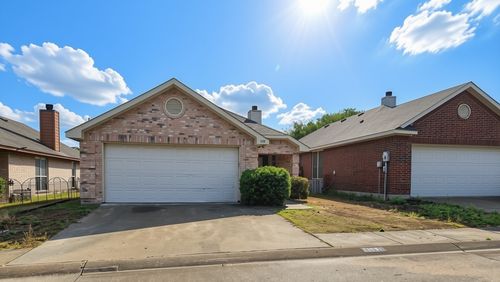 1031 Gaynor Ave, Duncanville, TX, 75137-4725 | Card Image