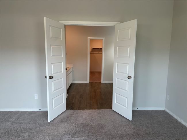 Entry to master bath | Image 10