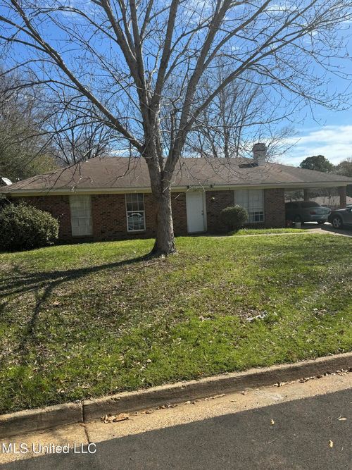 2490 Oak Grove Ln, Jackson, MS, 39212-2123 | Card Image