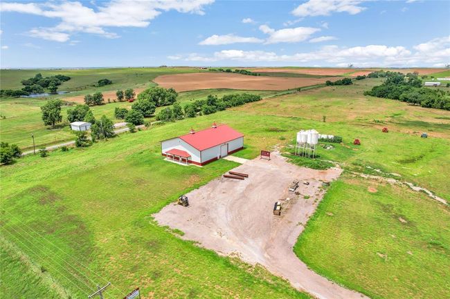 23003 N Frontage Rd, Home with 0 bedrooms, 0 bathrooms and null parking in Clinton OK | Image 24