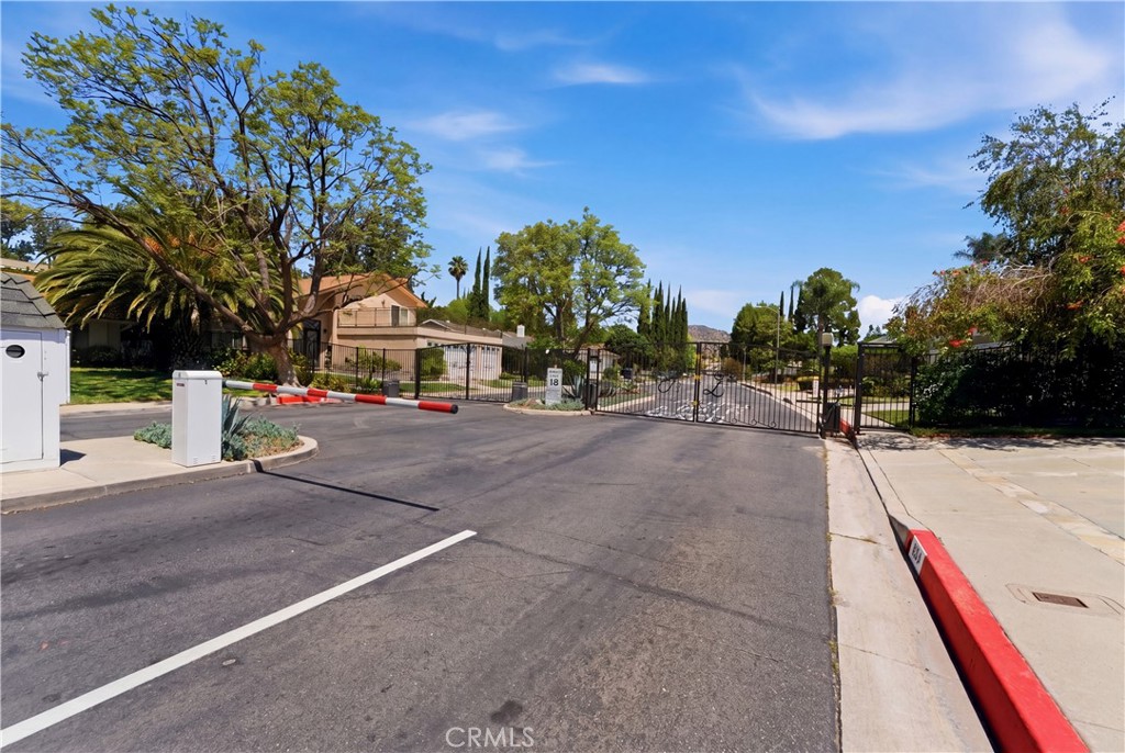 Residential in Canoga Park 3