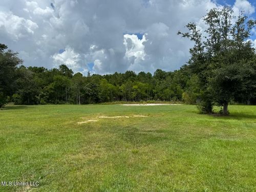 2 Hunter Holw, Waveland, MS, 39576 | Card Image