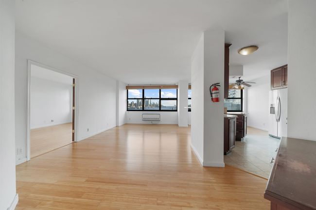 APT-18C - 7000 Kennedy Blvd E, Condo with 1 bedrooms, 2 bathrooms and null parking in Guttenberg NJ | Image 4