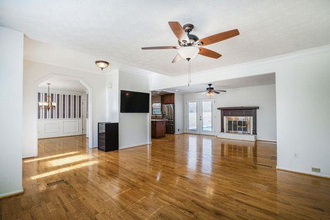 2223 Jay Ln Se, House other with 3 bedrooms, 3 bathrooms and 2 parking in Smyrna GA | Image 4
