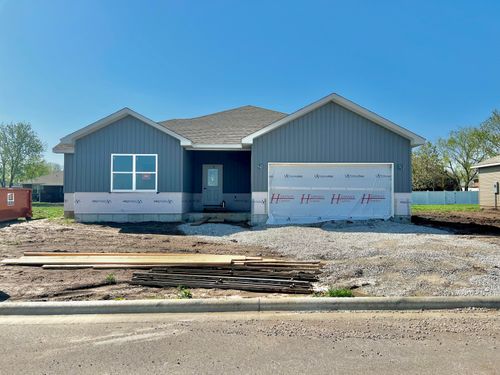 710 E Vivian St, Bolivar, MO, 65613-1377 | Card Image