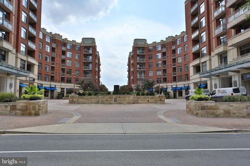 406w-3600 S Glebe Rd, ARLINGTON, VA, 22202-2381 | Card Image
