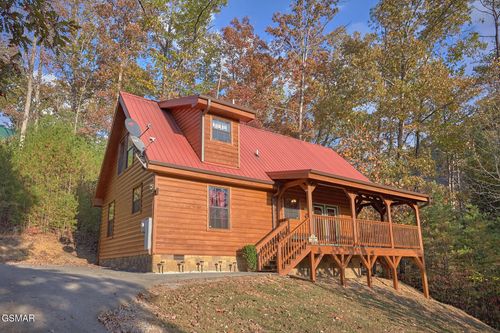 3453 Old Birds Creek Rd, Sevierville, TN, 37876-6166 | Card Image