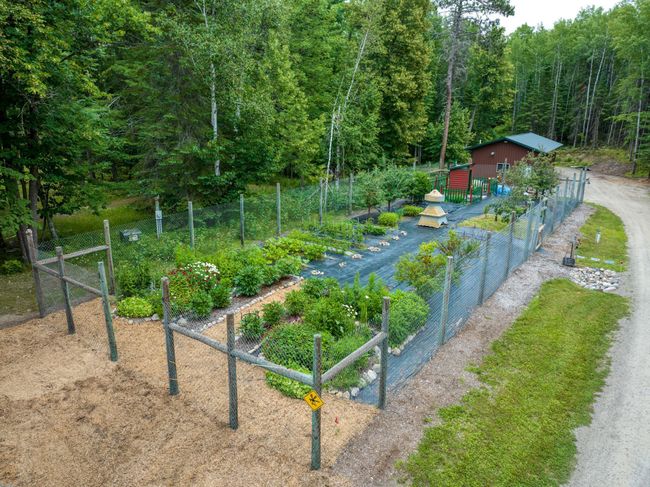Garden and Workshop | Image 64