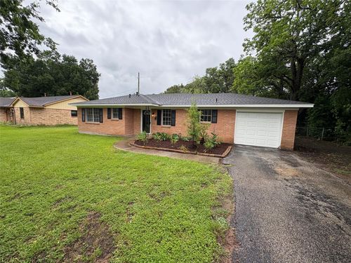223 Belmont Street, Tomball, TX, 77375 | Card Image