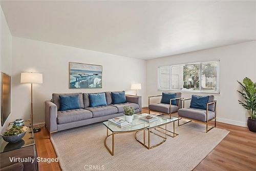 apt-27-11813 Runnymede St, North Hollywood, CA, 91605-3230 | Card Image
