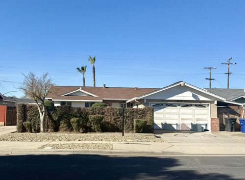 3313 Colonial Dr, Modesto, CA, 95350-0913 | Card Image