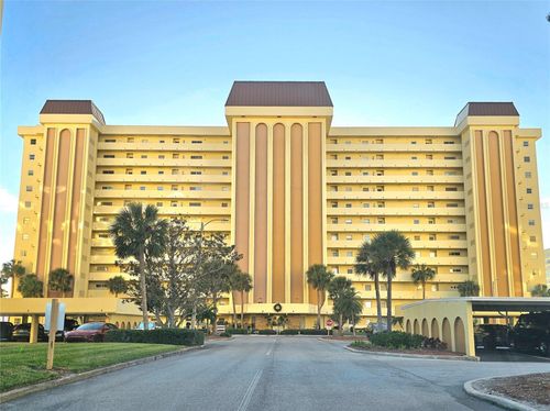 1002-4525 Cove Cir, ST PETERSBURG, FL, 33708-2844 | Card Image