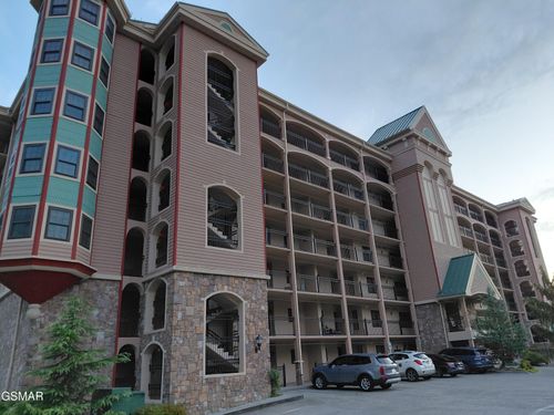 505-210 Roaring Fork Rd, Gatlinburg, TN, 37738-4801 | Card Image