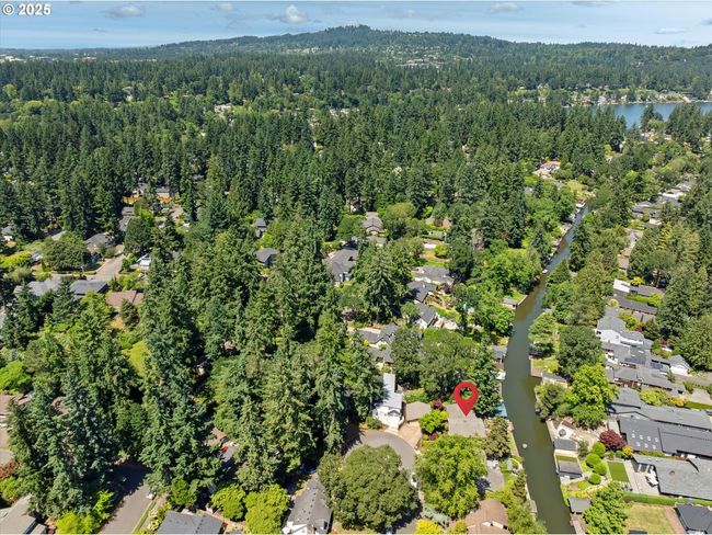 17810 Sarah Hill Ln, House other with 4 bedrooms, 3 bathrooms and 2 parking in Lake Oswego OR | Image 48
