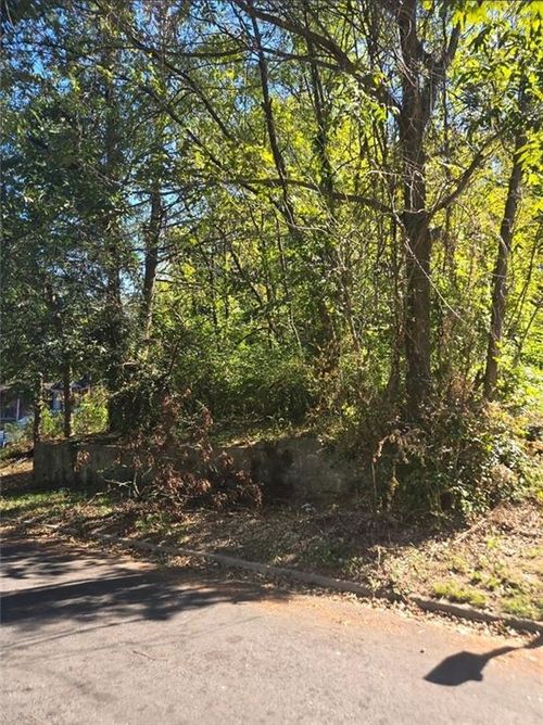 2050 Morehouse Dr Nw, Atlanta, GA, 30314-1312 | Card Image