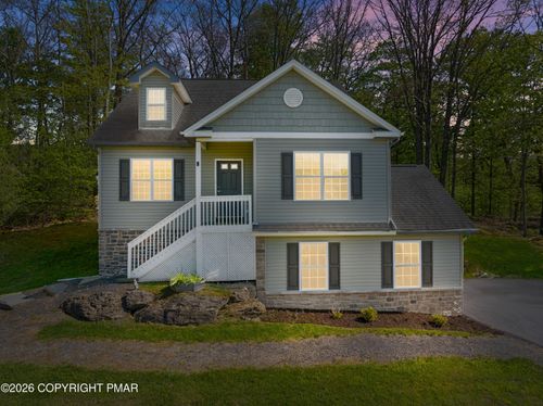 320 Reagan Dr, East Stroudsburg, PA, 18301-7971 | Card Image