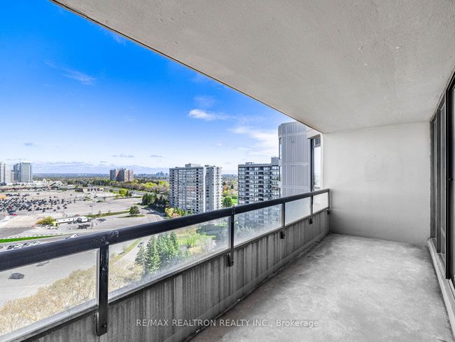 1611 - 7420 Bathurst St, Condo with 3 bedrooms, 2 bathrooms and 1 parking in Thornhill ON | Image 24