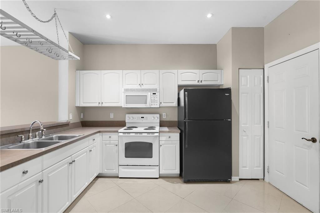 Residential in FORT MYERS 4