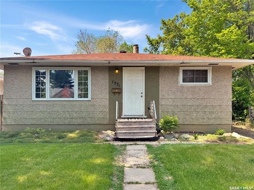 1571 105th St, North Battleford, SK, S9A1T5 | Card Image