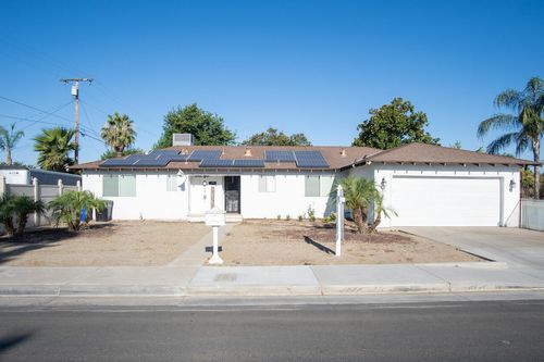 579 N Villa St, Porterville, CA, 93257-2169 | Card Image
