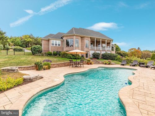 398 Cliffside Dr, Edinburg, VA, 22824-3563 | Card Image