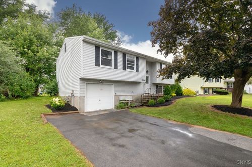 8486 Partridge Way, Clay, NY, 13041-8724 | Card Image
