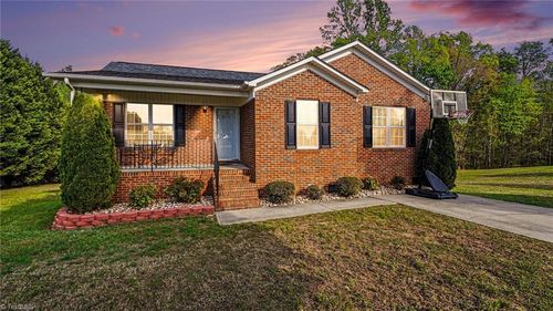 209 Crutchfield Rd, Reidsville, NC, 27320-9031 | Card Image