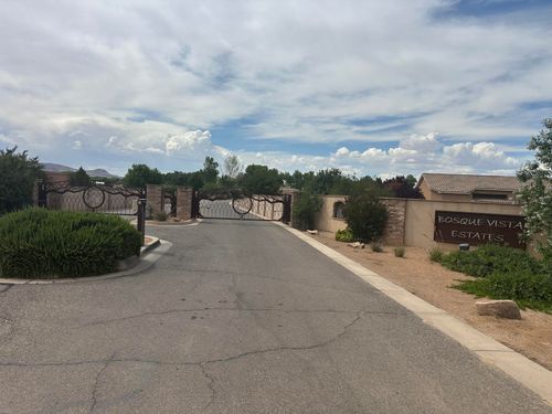 15 Leibel Ct, Los Lunas, NM, 87031-5241 | Card Image