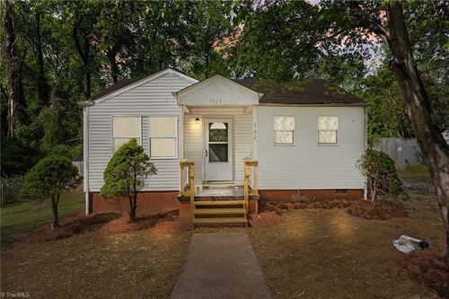 1702 J Ave, Greensboro, NC, 27403-3333 | Card Image