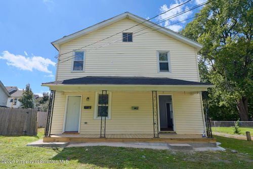 135 Cuba St, Kingston, PA, 18704-3223 | Card Image