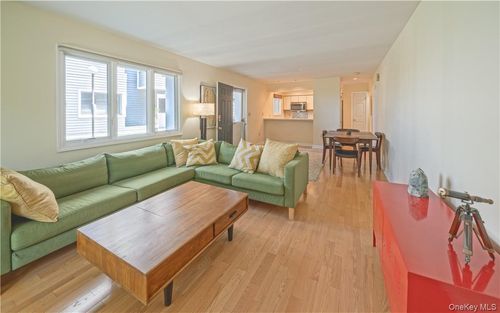 16 Hudson Point Ln, Ossining, NY, 10562-5942 | Card Image
