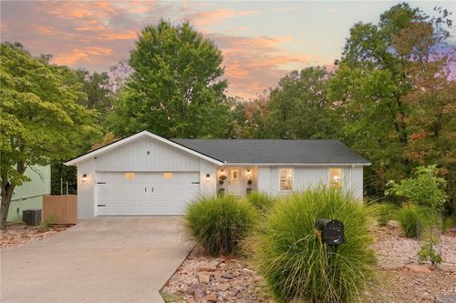 9 Whitton Ln, Bella Vista, AR, 72714-5122 | Card Image