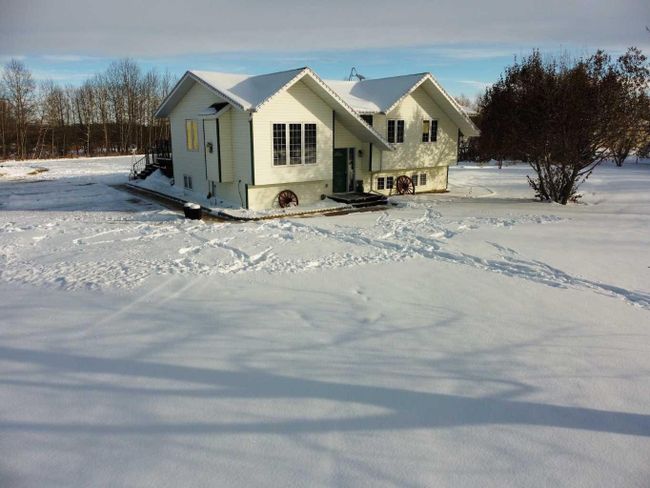 37549 781 Highway, Home with 5 bedrooms, 2 bathrooms and 8 parking in Rural Red Deer County AB | Image 47