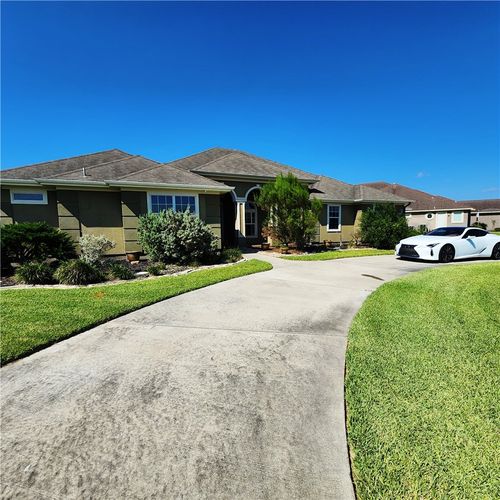 8417 Lago Vista Dr, Corpus Christi, TX, 78414-6344 | Card Image