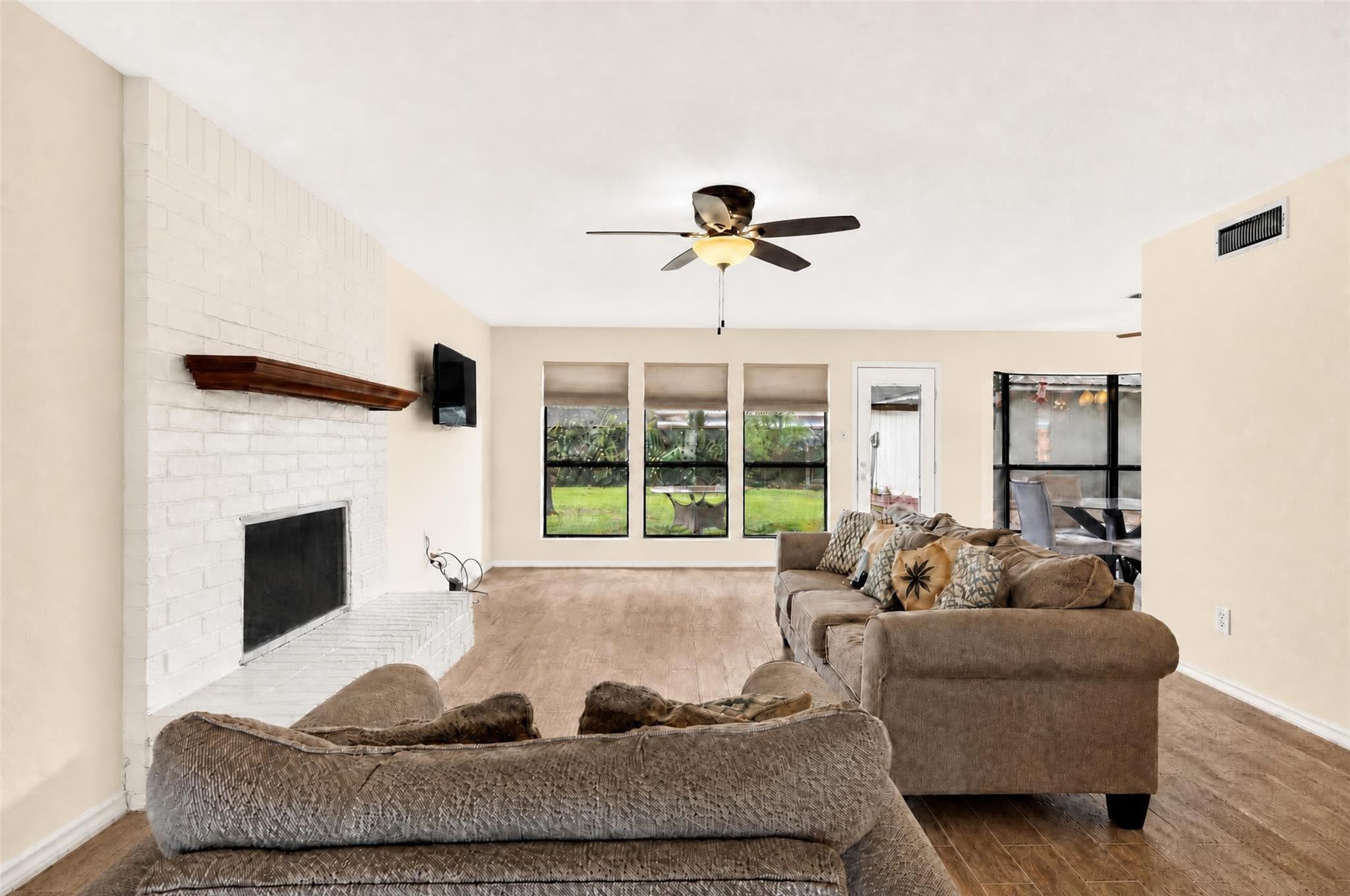 Residential Lease in Spring 4