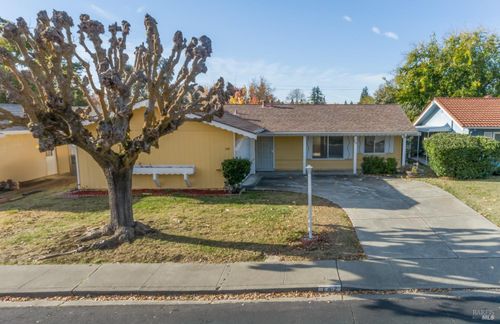 142 Mckinley Cir, Vacaville, CA, 95687 | Card Image