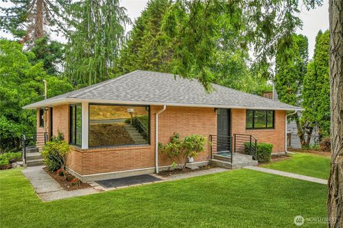 22039 16th Ave S, Des Moines, WA, 98198-4542 | Card Image