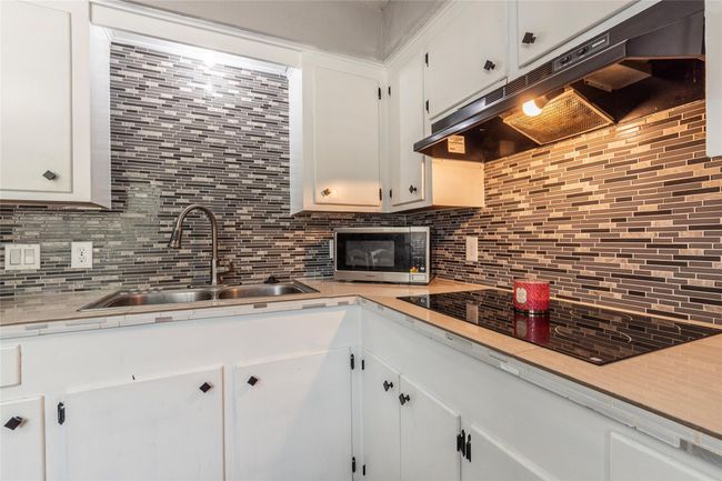Guest house kitchen | Image 43