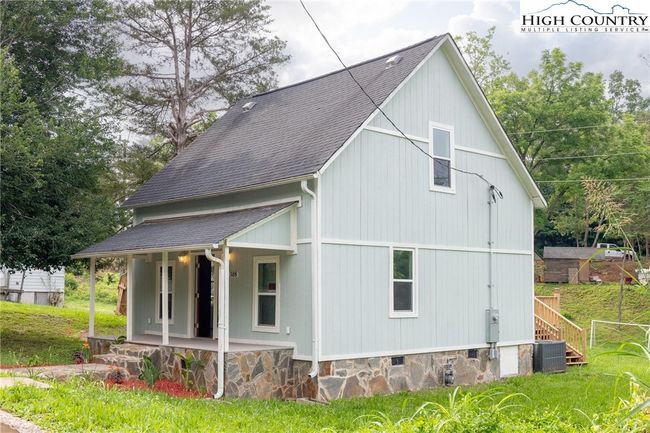 308 Hickory St, House other with 3 bedrooms, 3 bathrooms and null parking in Granite Falls NC | Image 4