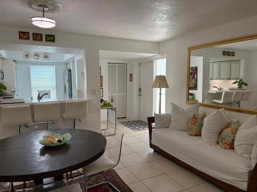 103-1723 Embassy Dr, West Palm Beach, FL, 33401-1937 | Card Image